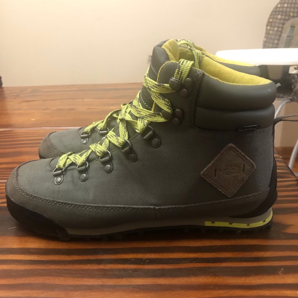 North face men’s hiking winter boot SAMPLE!